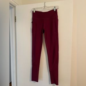 Victoria Secret Total Knockout Legging in Cranberry, Size Small